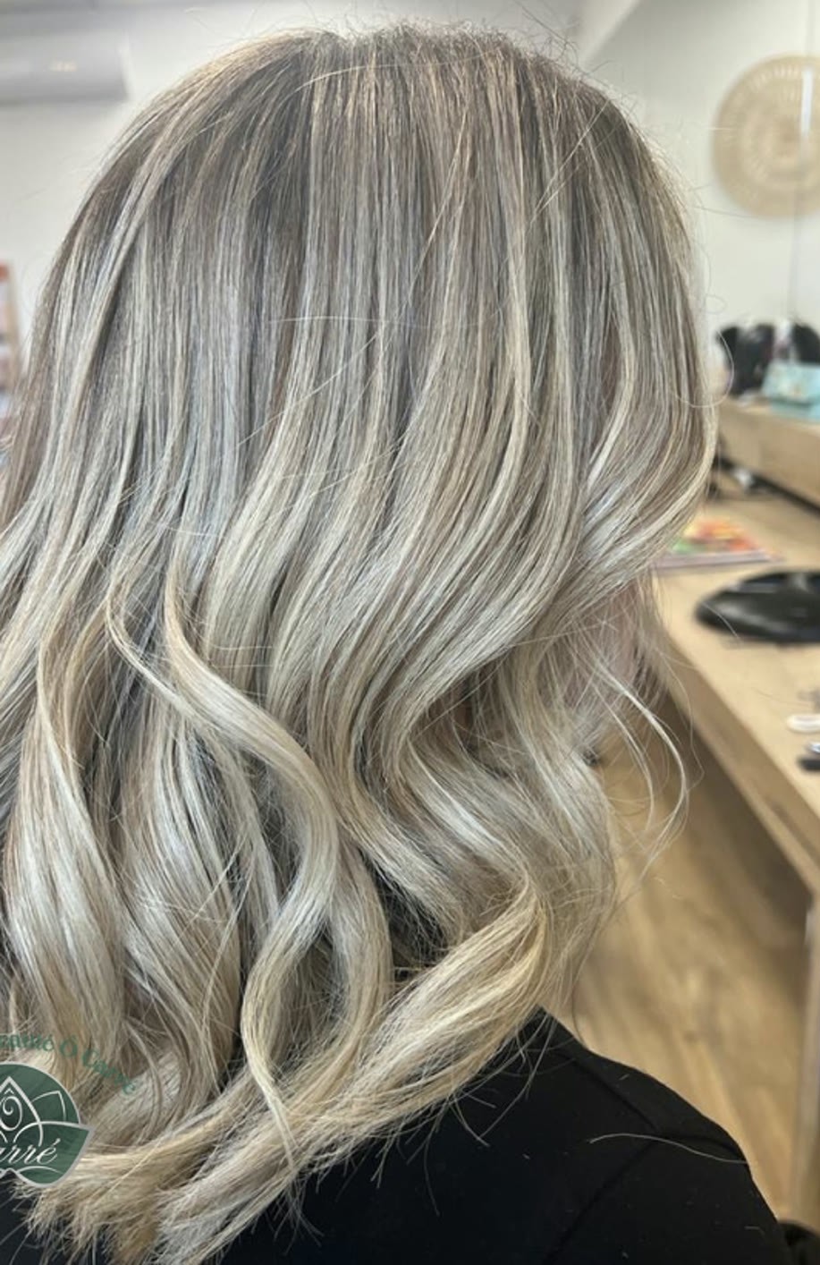 Balayage lumineux réalisé au salon Ô Carré à Orcines